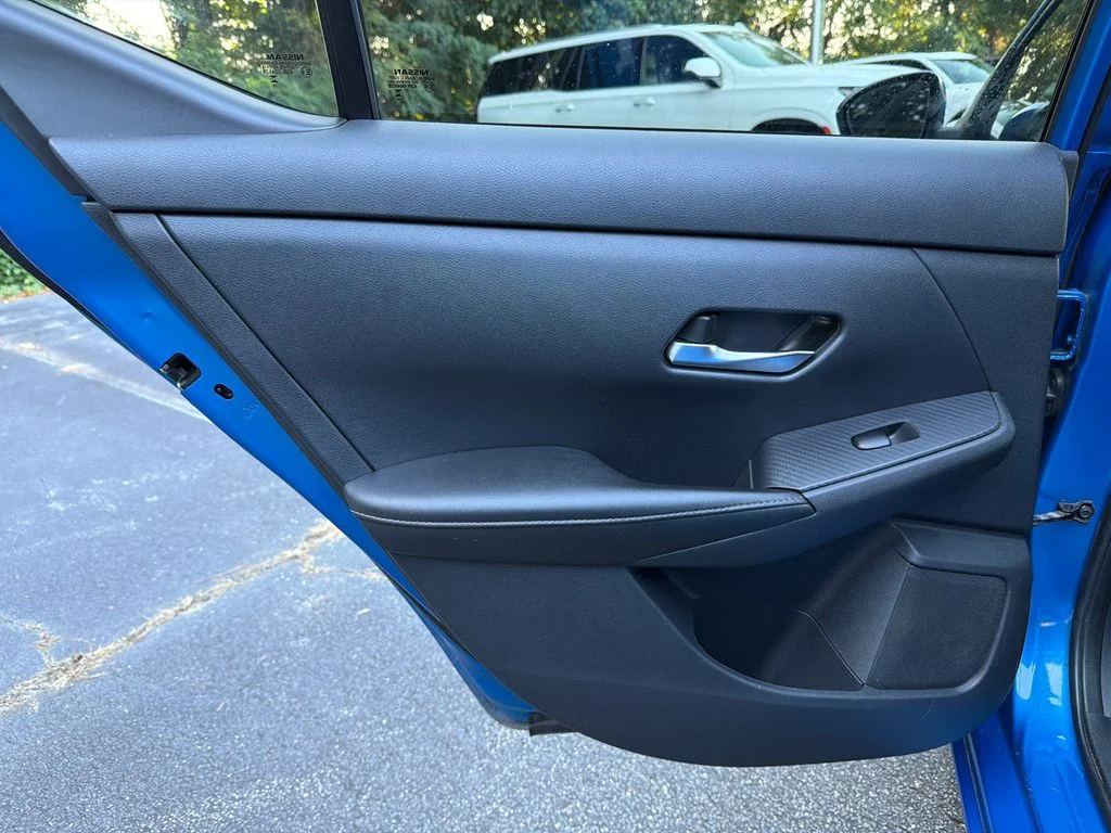 Used 2022 Blue Nissan SV image 21