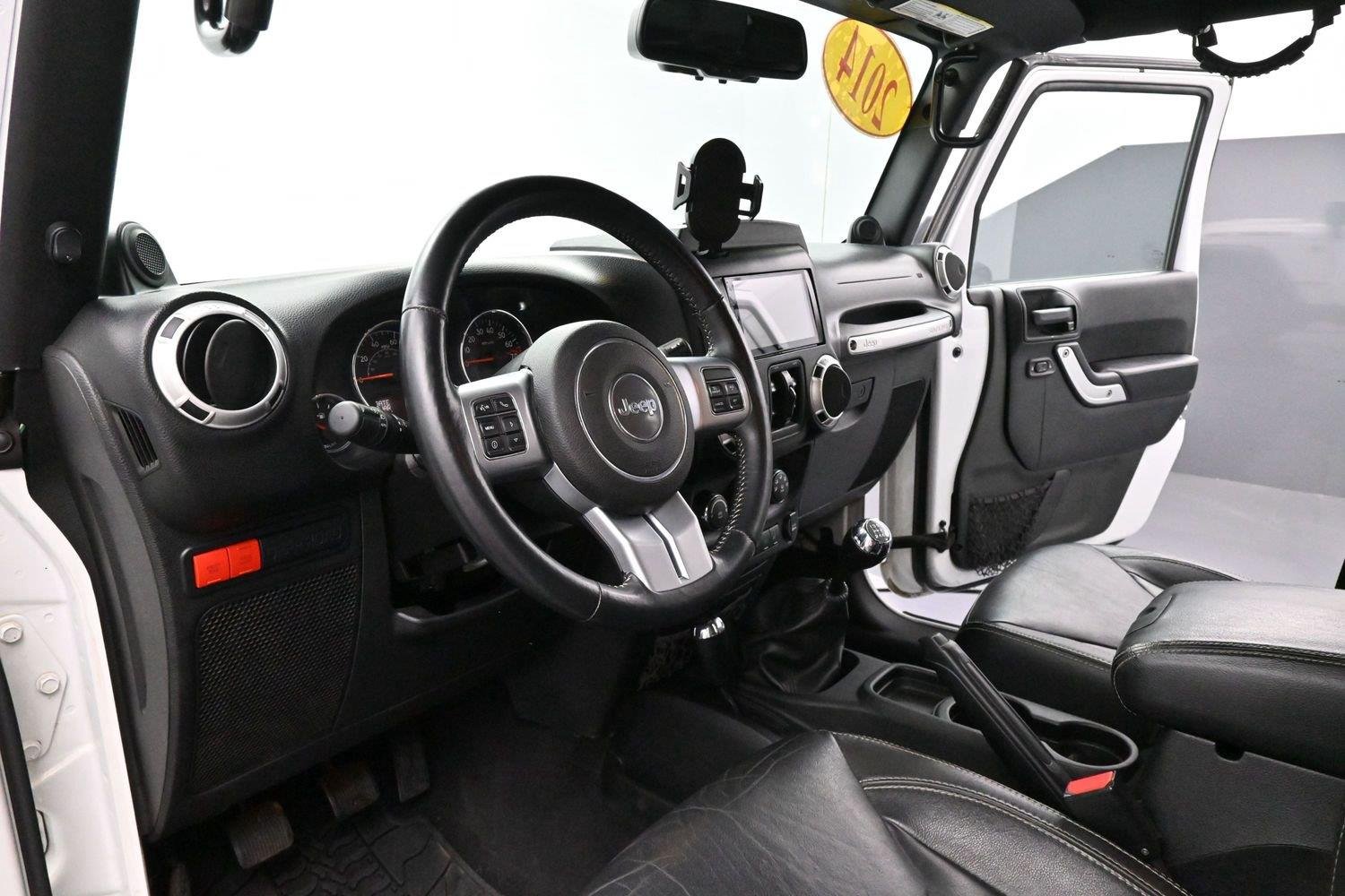 Used 2014 Bright White Clearcoat Jeep Rubicon X image 14