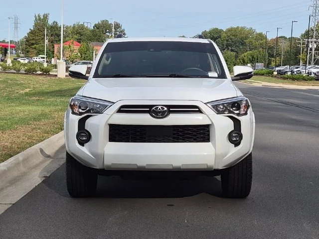 Used 2022 White Toyota SR5 Premium image 16