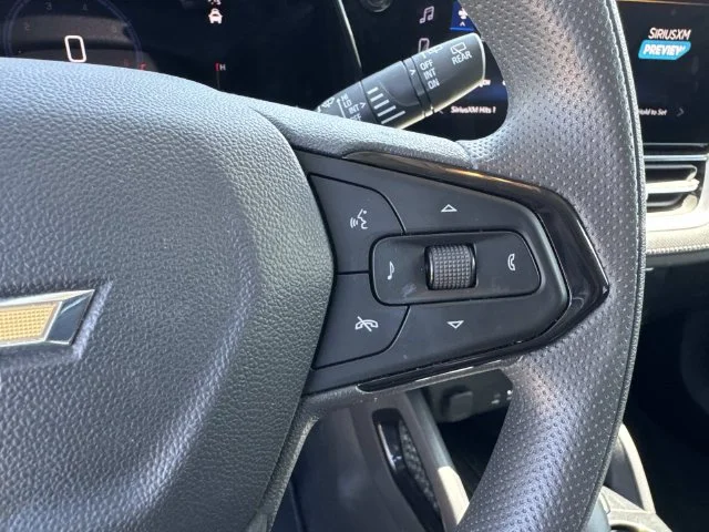 Used 2025 White Chevrolet LT image 47