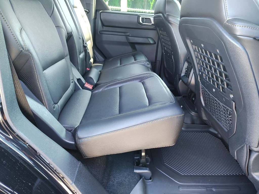 Used 2025 Shadow Black Ford Badlands image 13