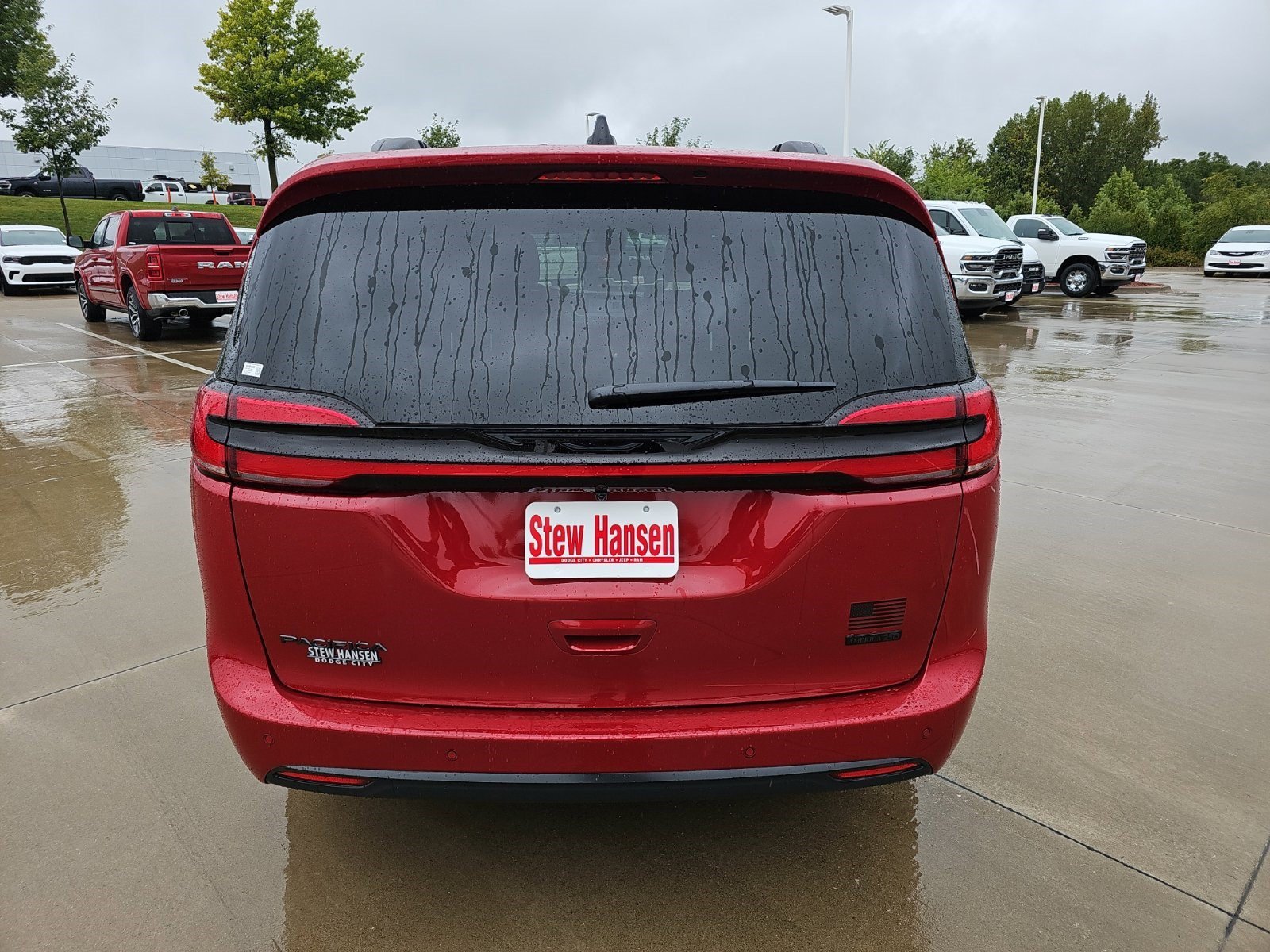 New 2027 Red Hot Pearlcoat Chrysler Select image 4