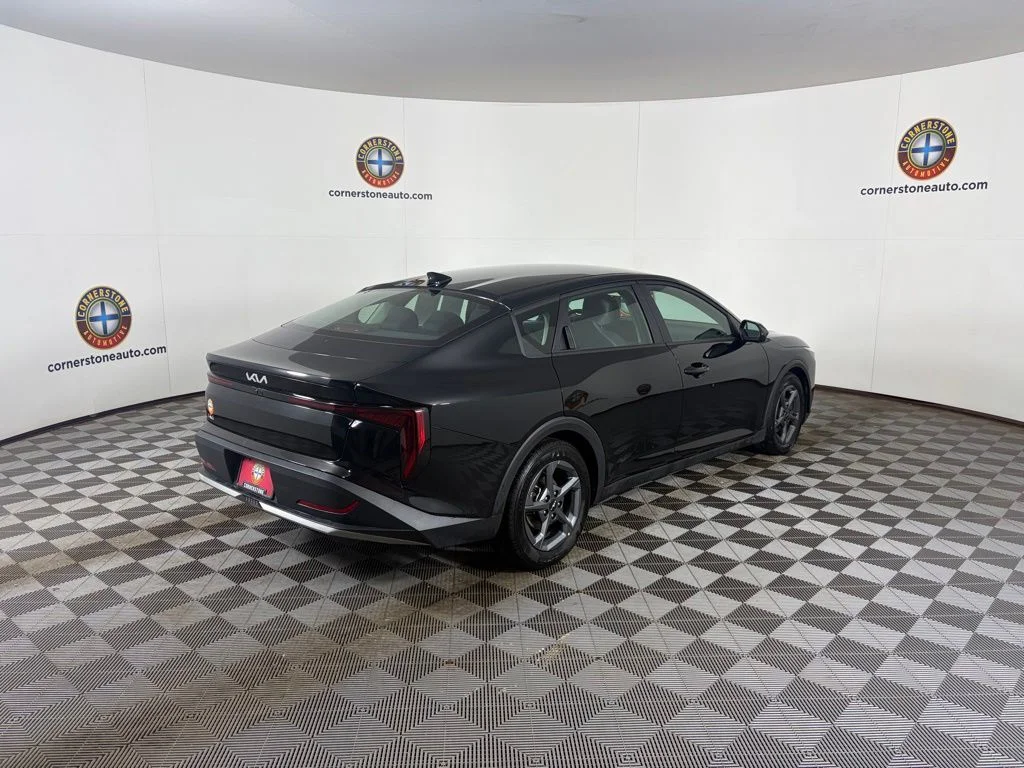 2025 Kia K4 LXS - Photo 7