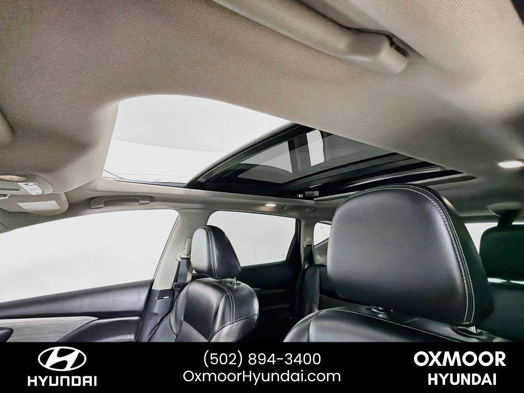 Used 2017 Brilliant Silver Metallic Nissan SL image 23