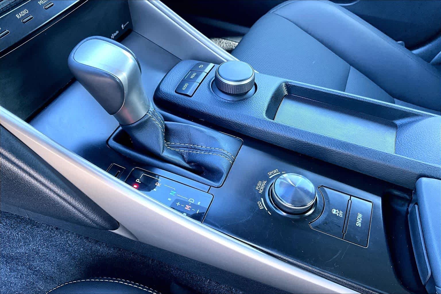 Used 2014 Nebula Gray Pearl Lexus  image 15