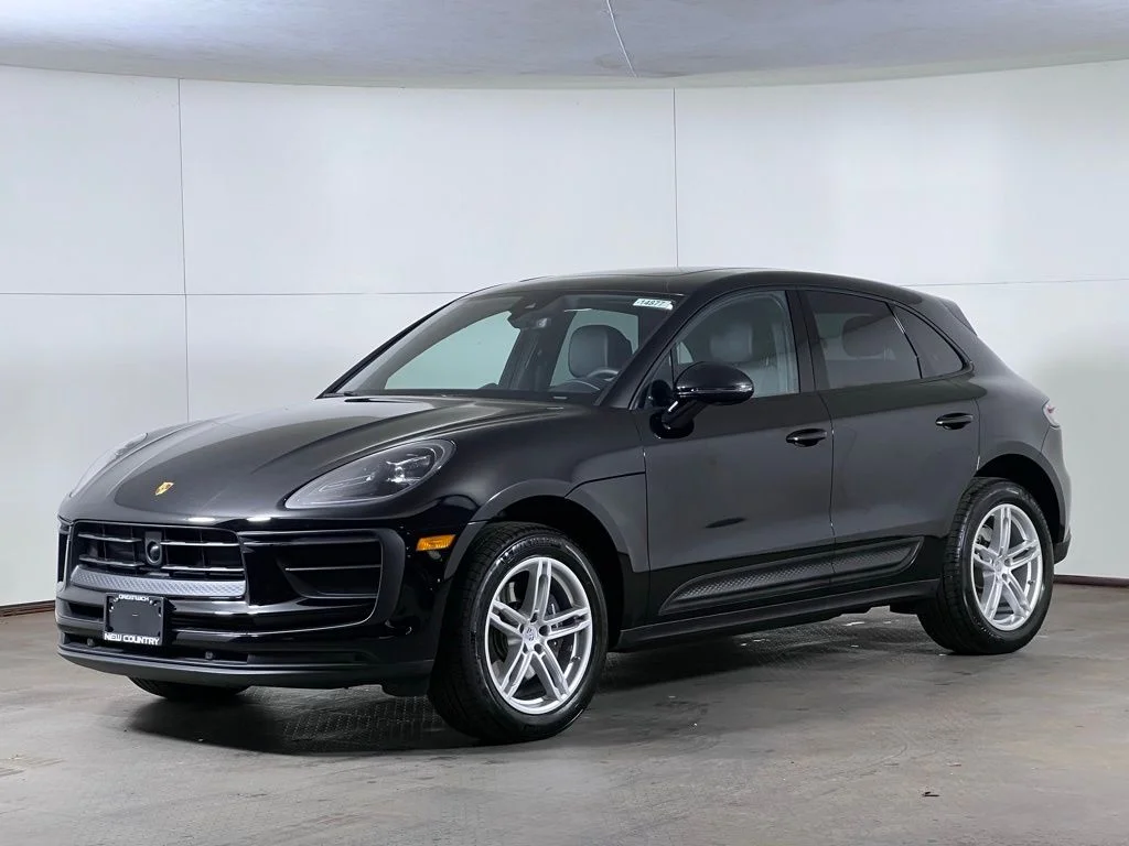 2025 Porsche Macan's photo