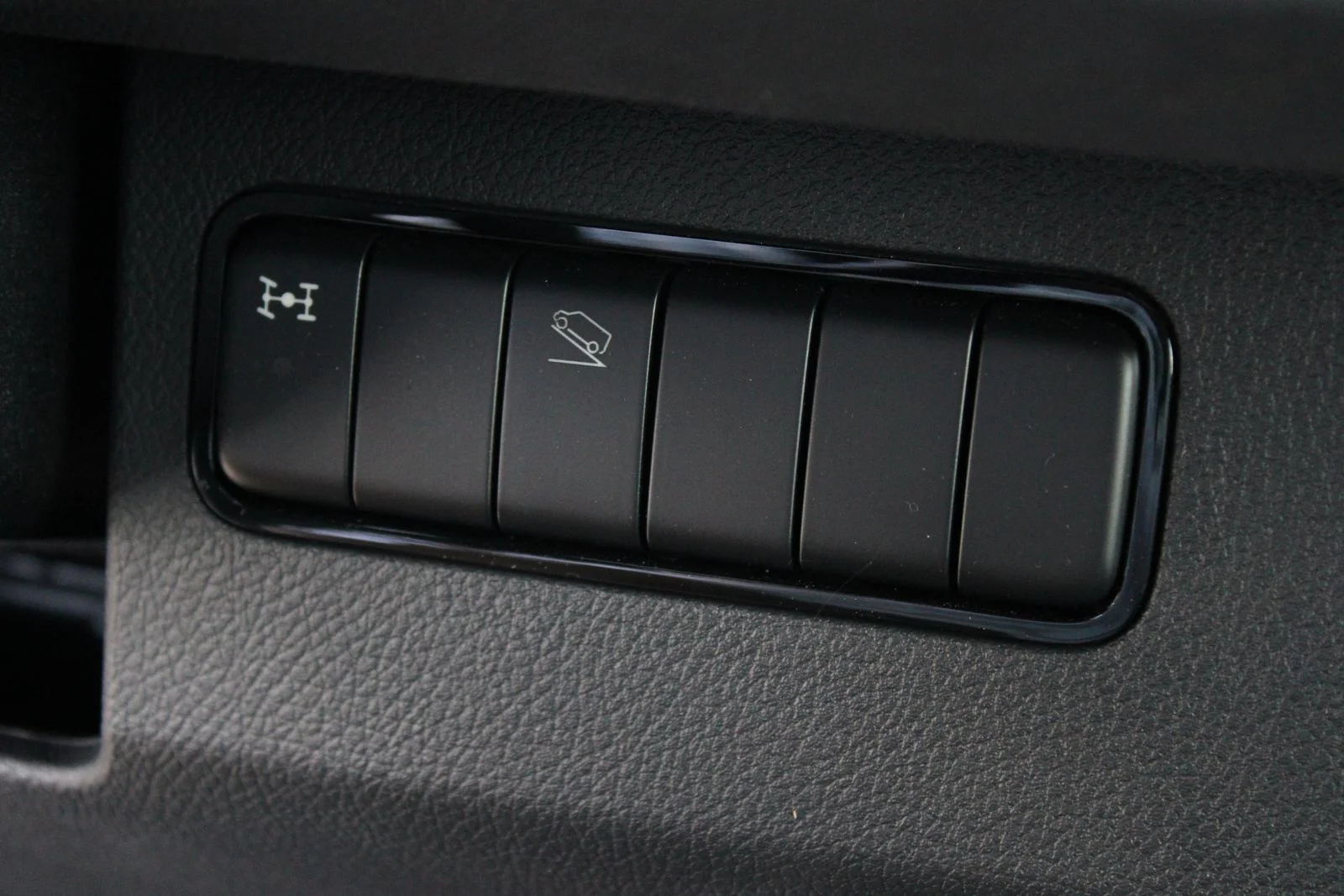 Used 2022  Mercedes-Benz Crew 144 WB image 18
