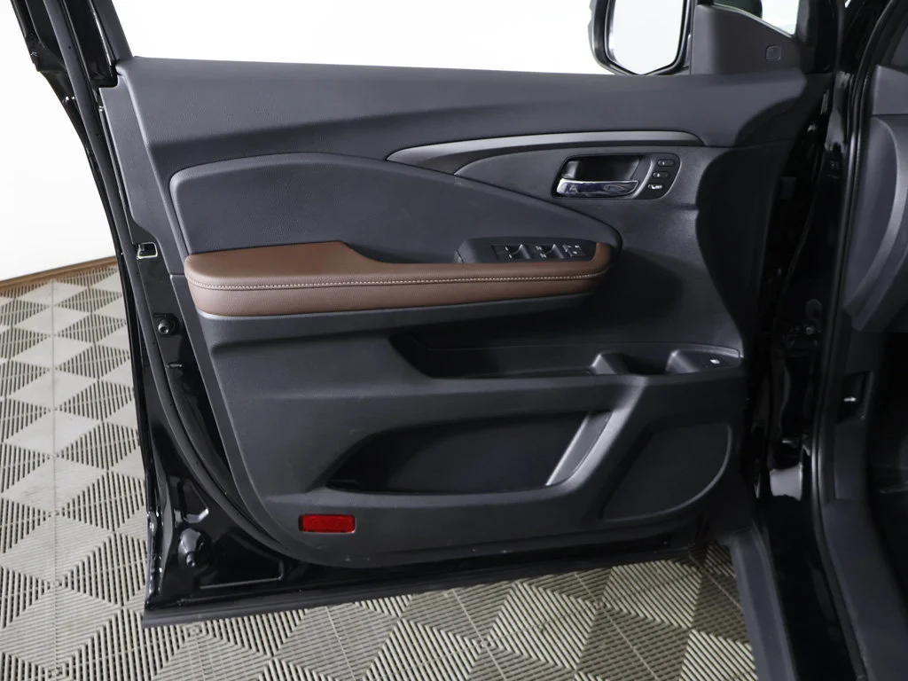 New 2026 Crystal Black Pearl Honda RTL image 12