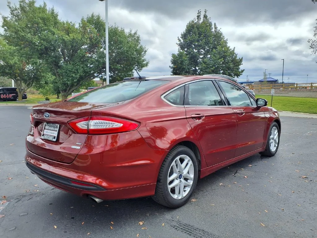 Used 2014 Ford Fusion SE with VIN 3FA6P0HD4ER120569 for sale in Franklin, WI