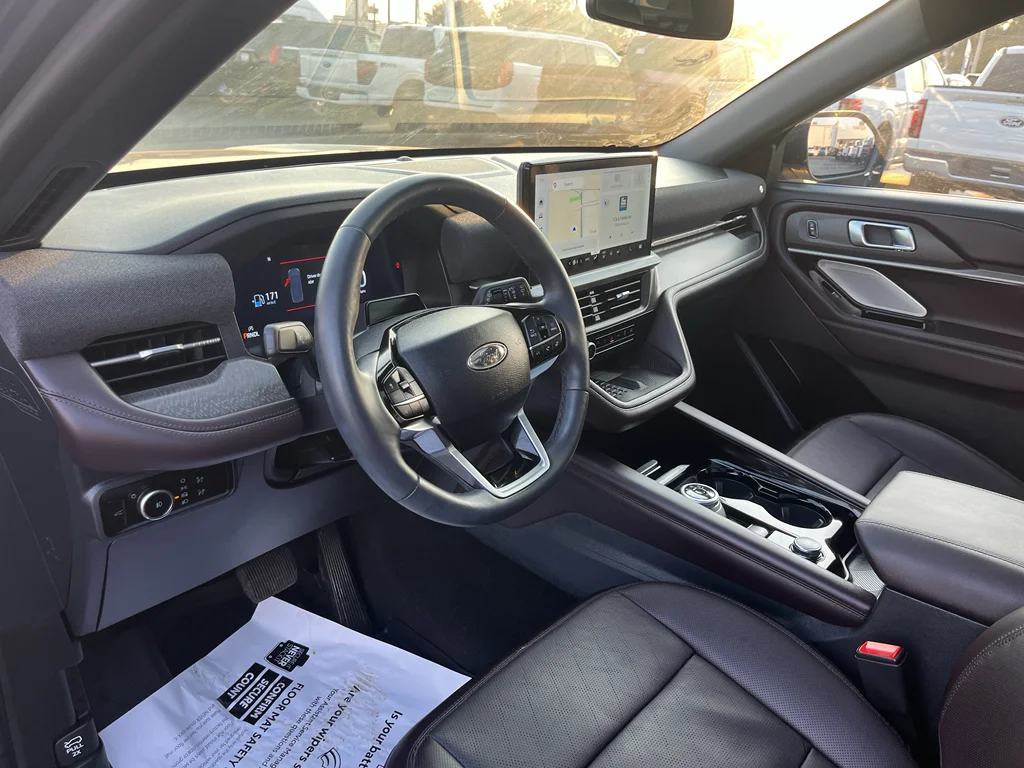 Used 2025 Carbonized Gray Metallic Ford Platinum image 11