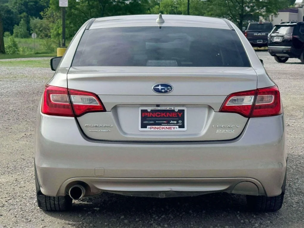 Used 2016 Gray Subaru 2.5i image 8