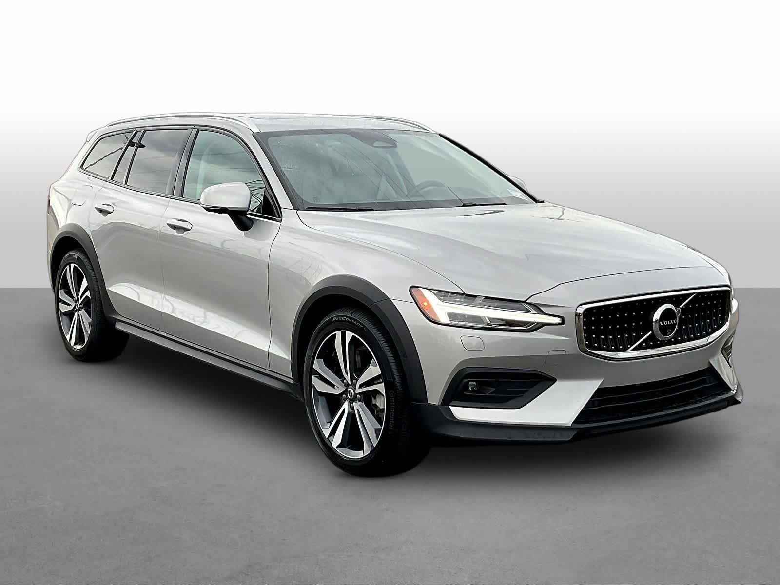 2025 Volvo V60 Cross Country