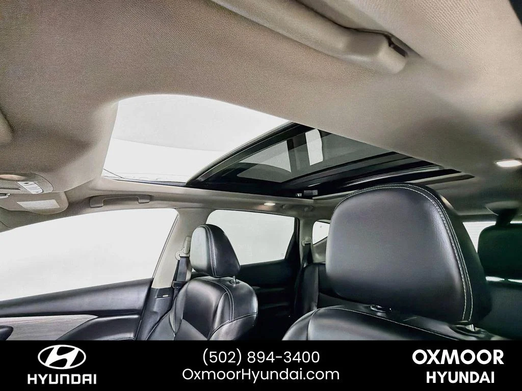 Used 2017 Brilliant Silver Metallic Nissan SL image 23