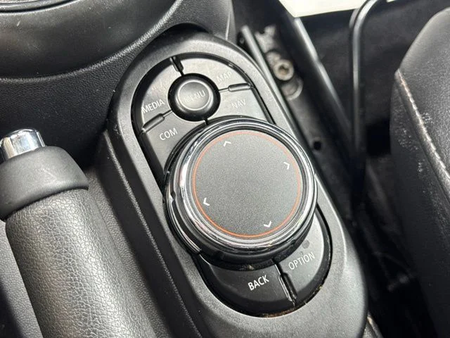 Used 2019 Black MINI Classic image 25