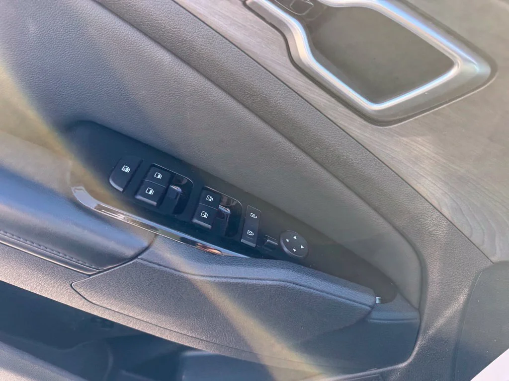 Used 2023 White Kia X-Line image 8