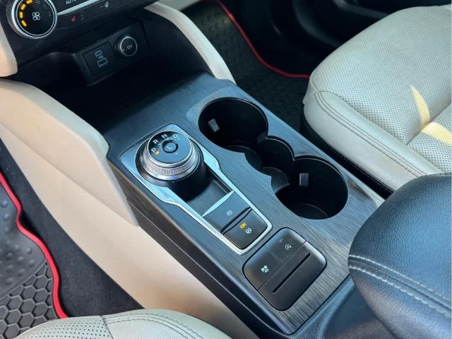 Used 2020 Red Ford SEL image 21