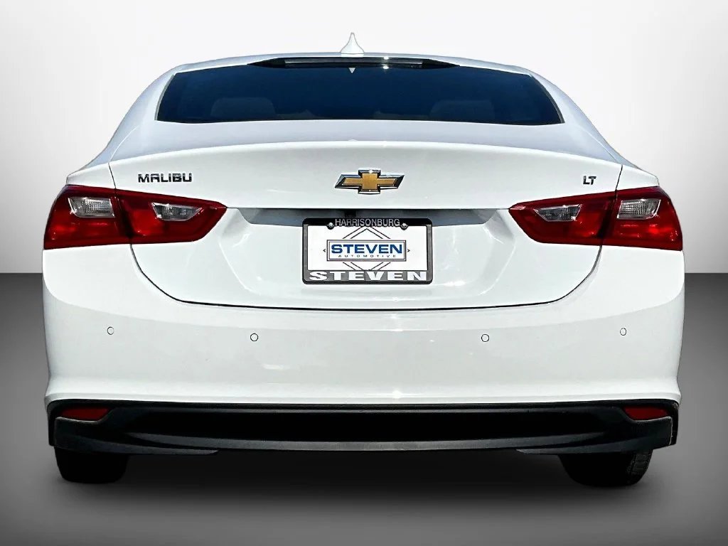 Used 2024 Summit White Chevrolet LT image 5