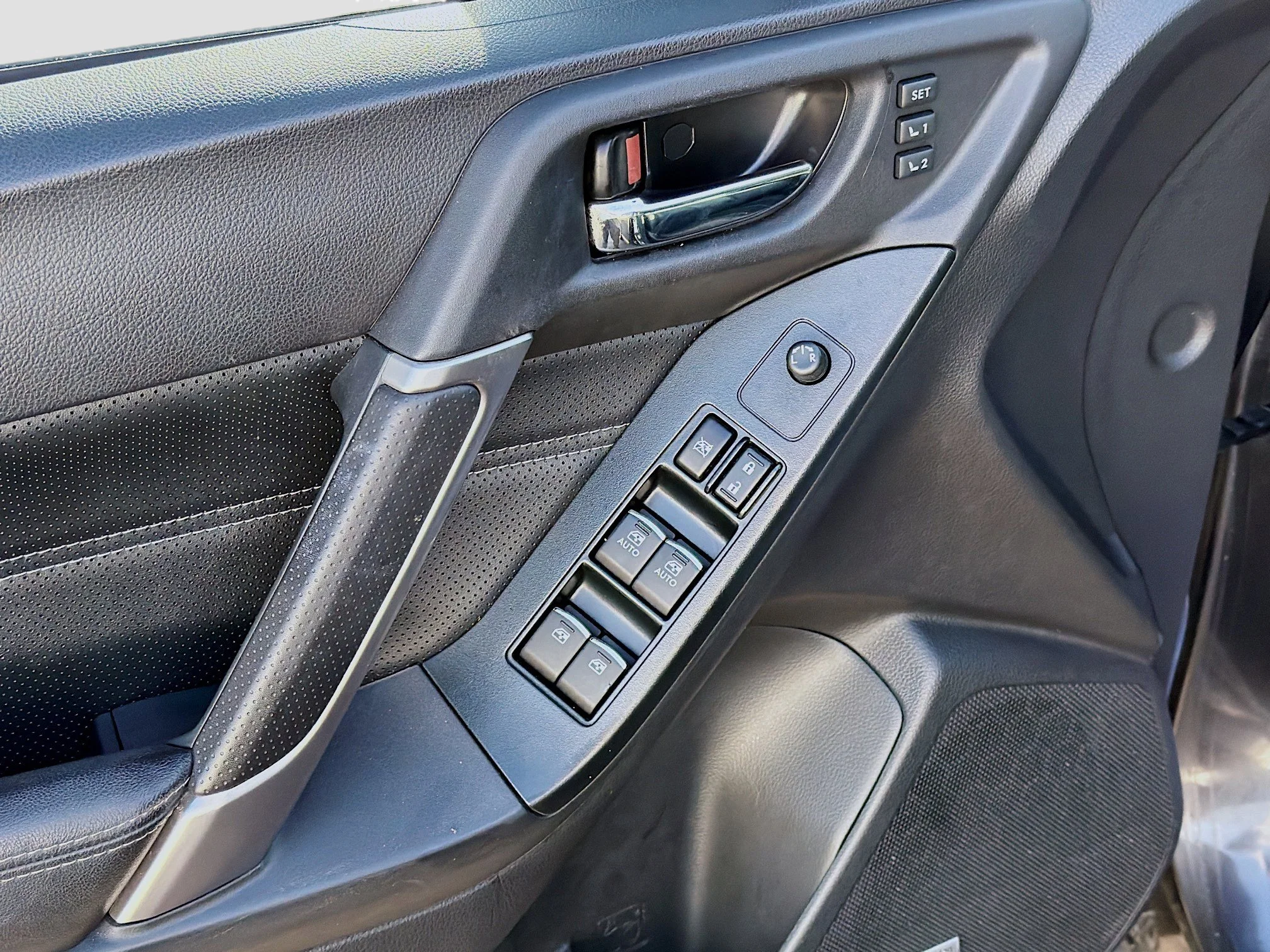 Used 2018 Dark Gray Metallic Subaru Touring image 21