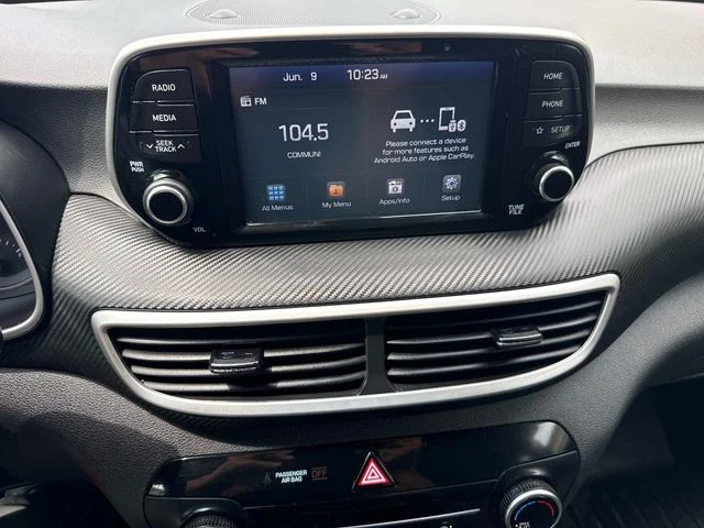 Used 2019 Blue Hyundai SE image 16
