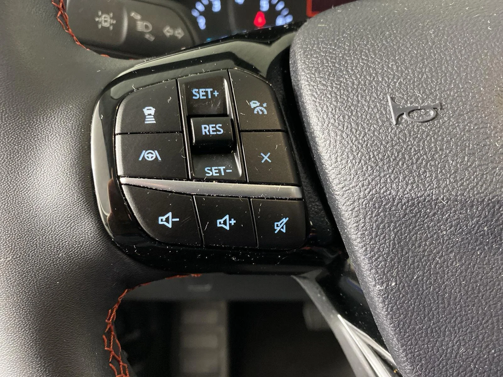 Used 2022 Atlas Blue Ford SEL image 15