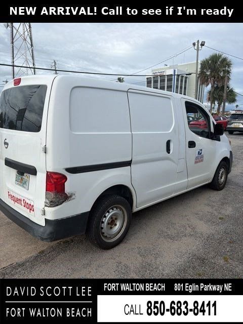 2017 Nissan NV200 S's photo