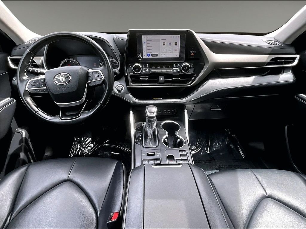 Used 2023 Black Toyota XLE image 17