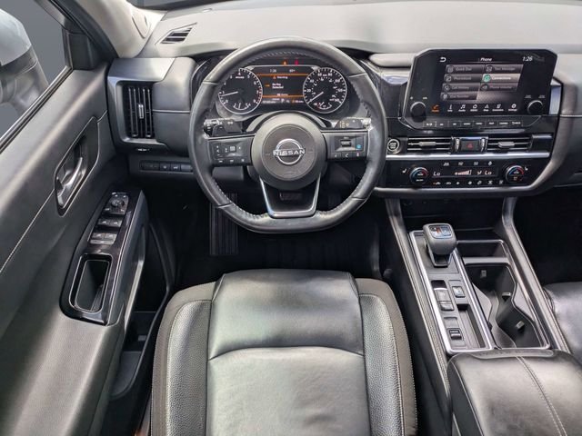 Used 2022 Silver Nissan SL image 17
