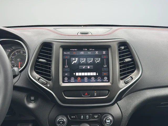 Used 2022 White Jeep Trailhawk image 14