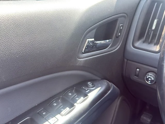 Used 2017 Red Chevrolet Z71 image 23