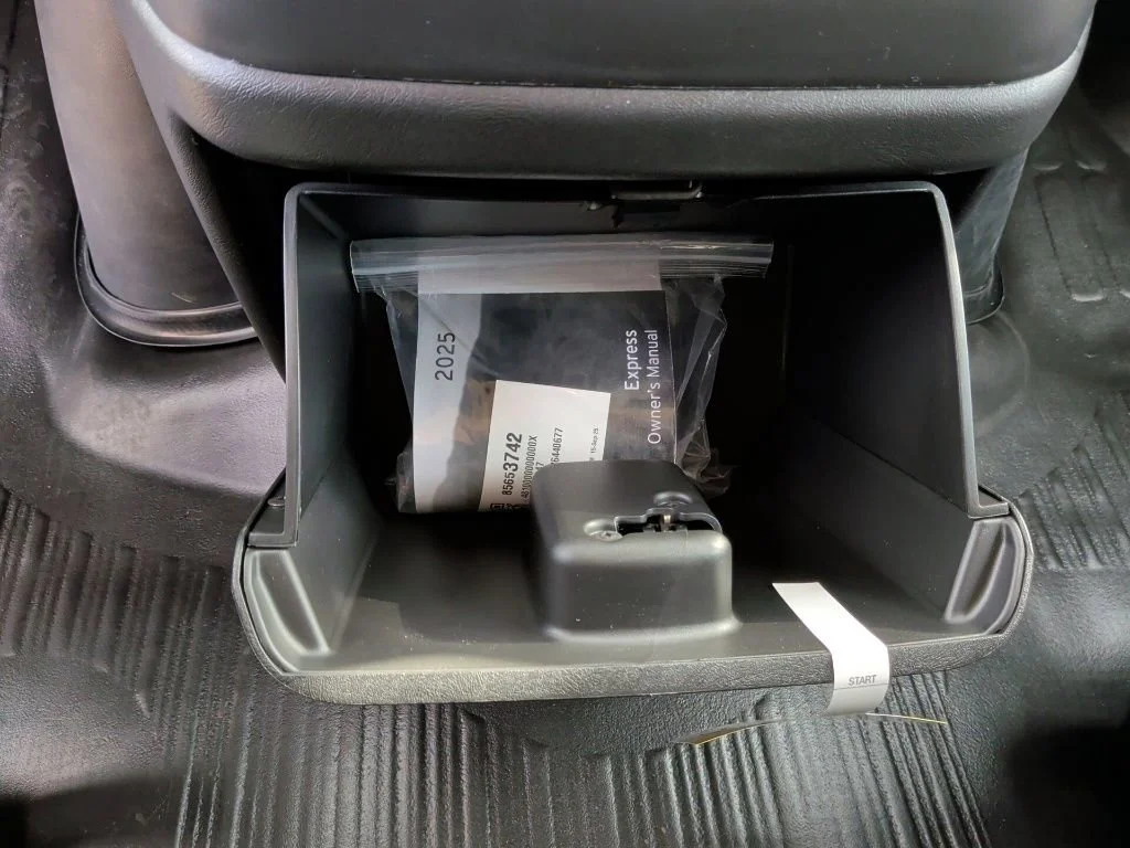 2025 Chevrolet Express Cargo Work Van - Photo 27
