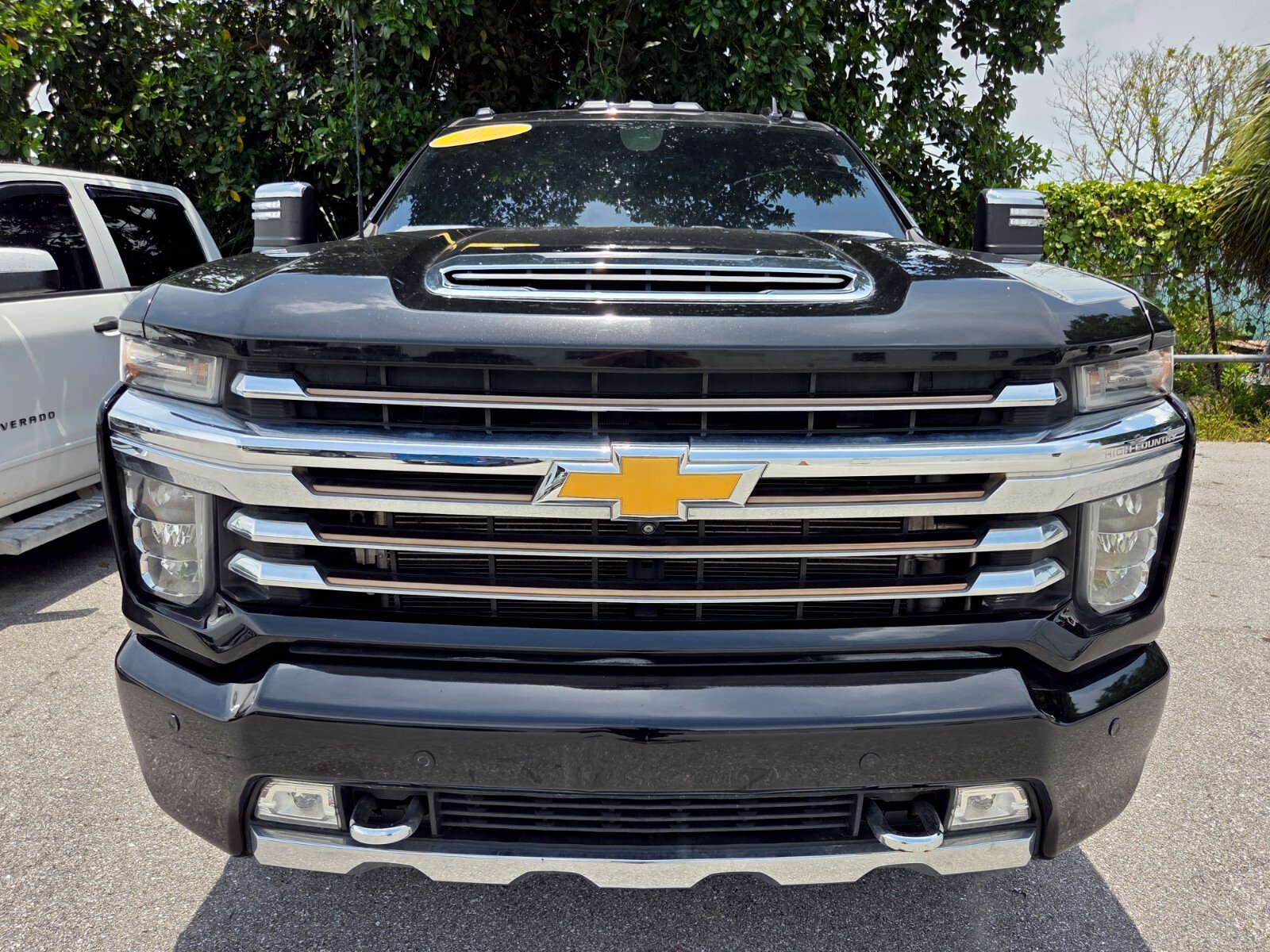 Used 2022 Mosaic Black Metallic Chevrolet High Country image 3