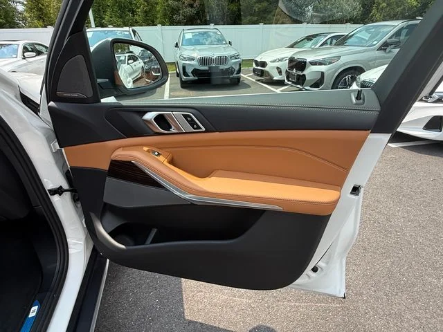 Used 2026 Alpine White BMW xDrive40i image 32