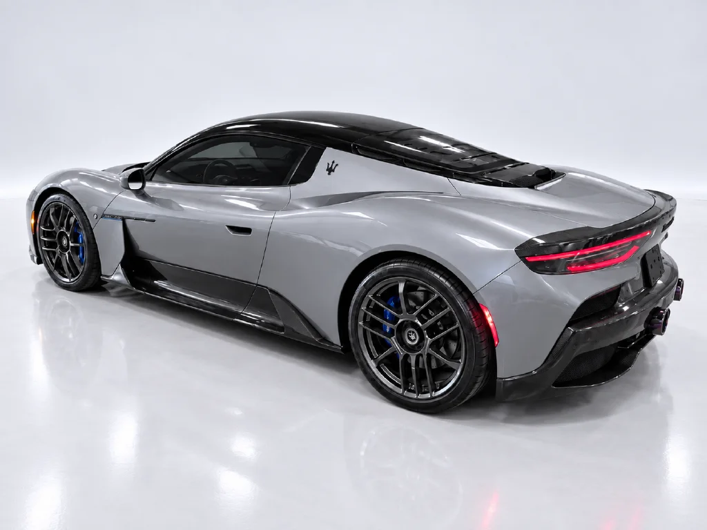 Used 2022 Gray Maserati Base image 6