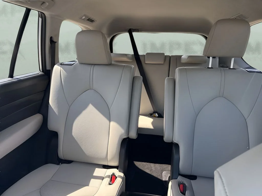Used 2025 Silver Toyota XLE image 13