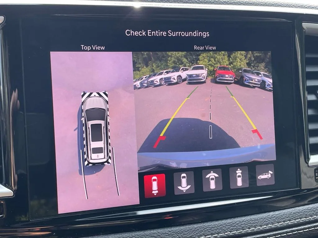Used 2023 White Chrysler Touring S image 28