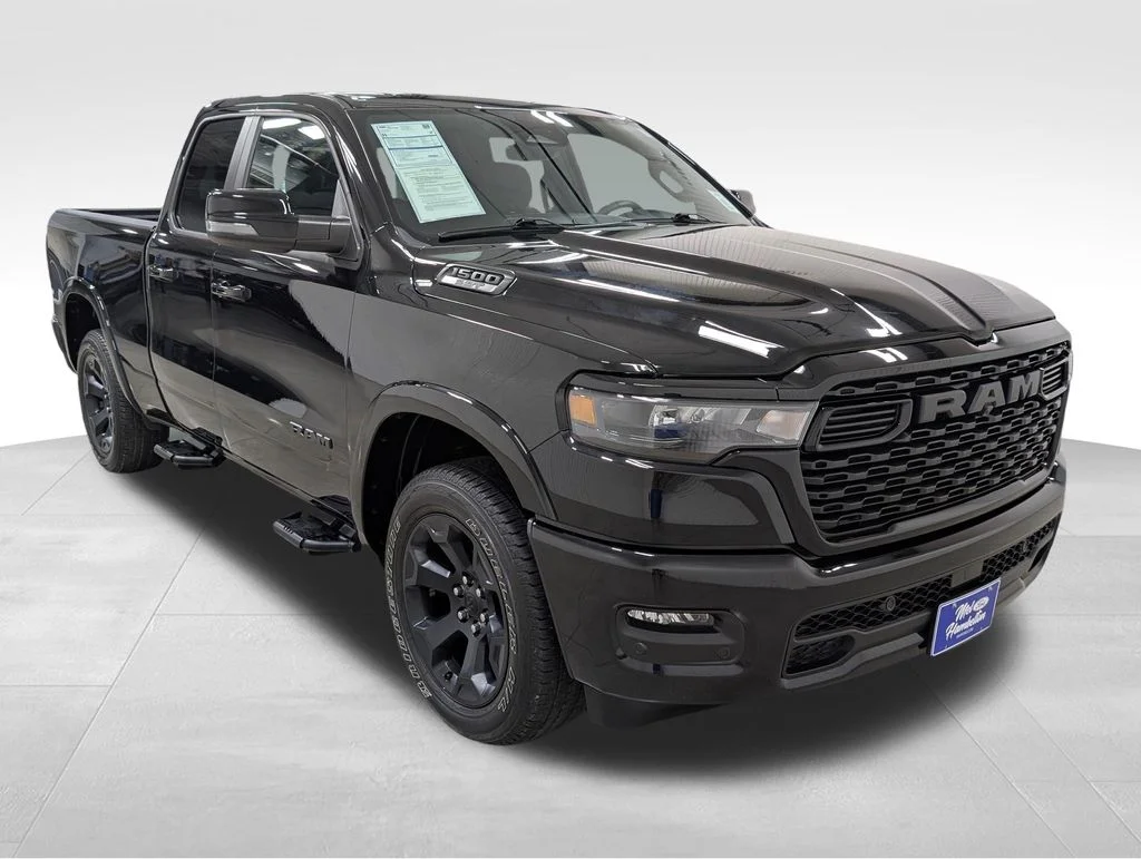 Certified Used 2025 Diamond Black Ram Big Horn/Lone Star image 23