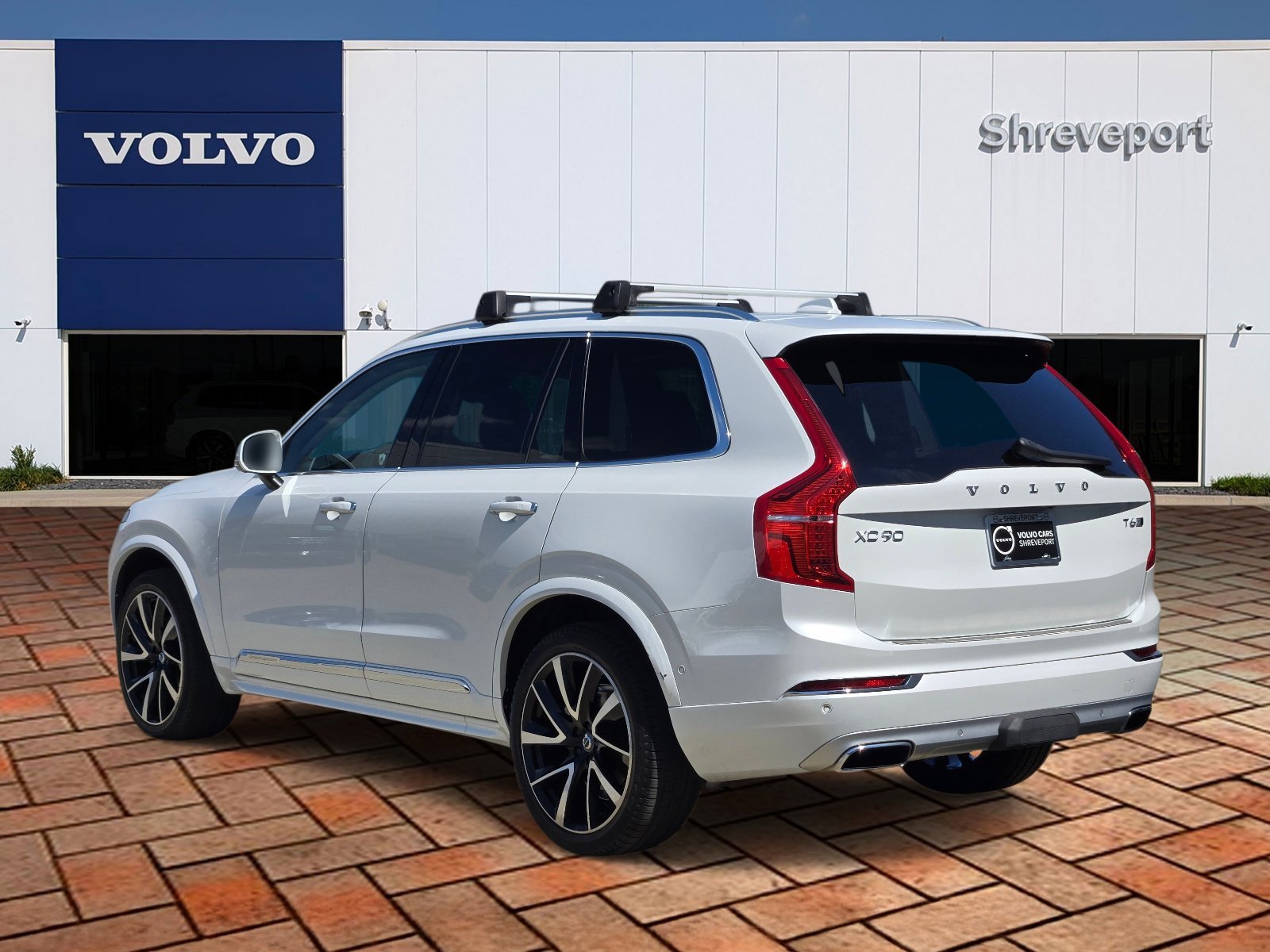 Used 2019 Crystal White Pearl Volvo Inscription image 6