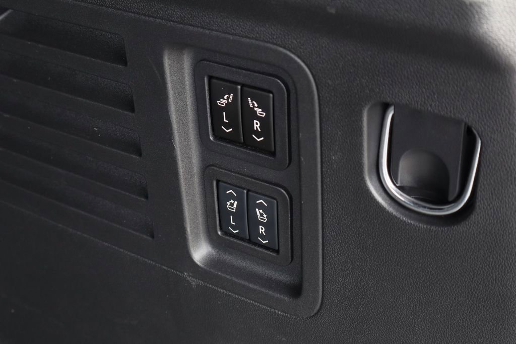 2024 GMC Acadia Denali - Photo 25