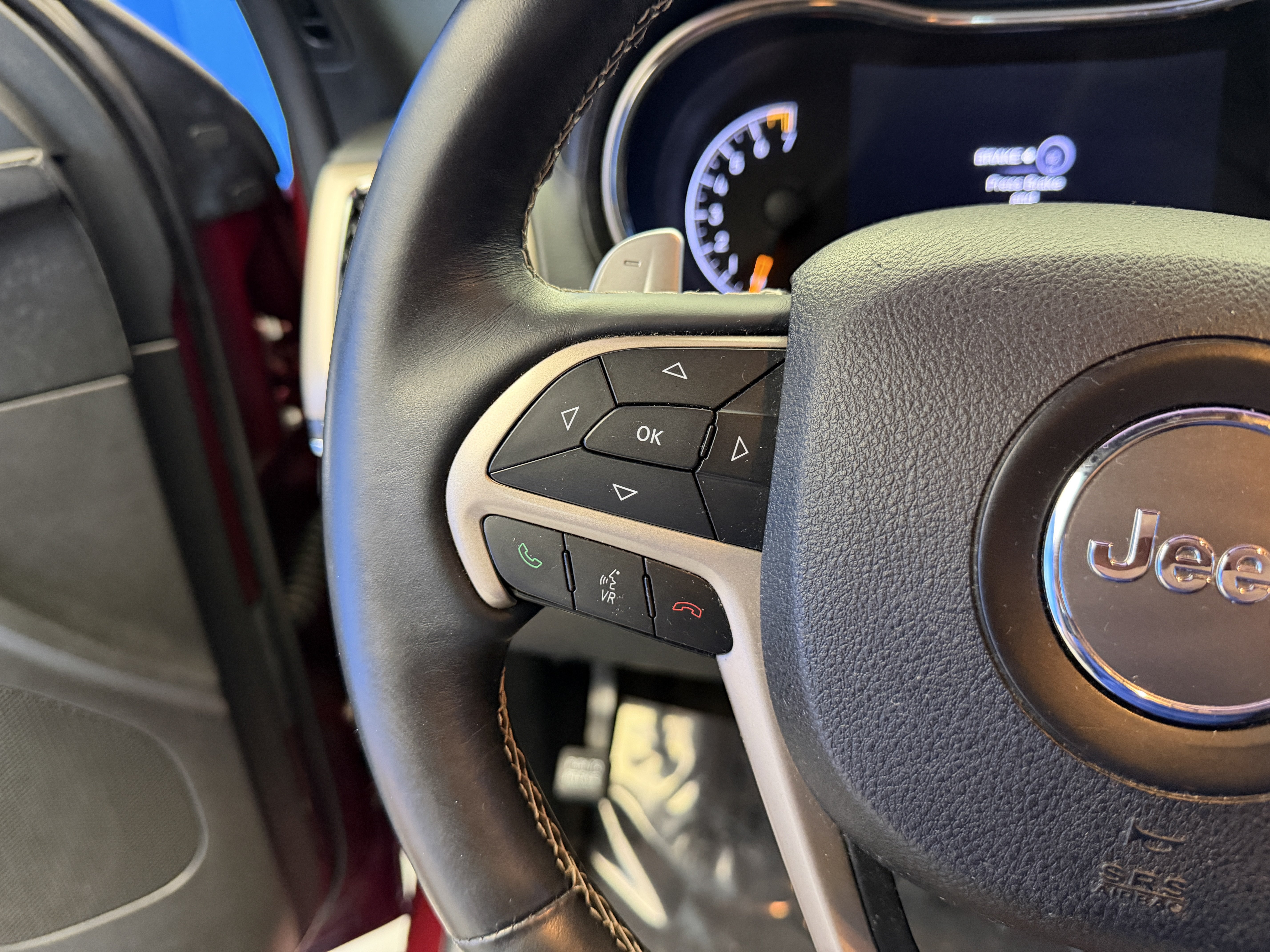 Used 2017 Velvet Red Pearlcoat Jeep Overland image 16