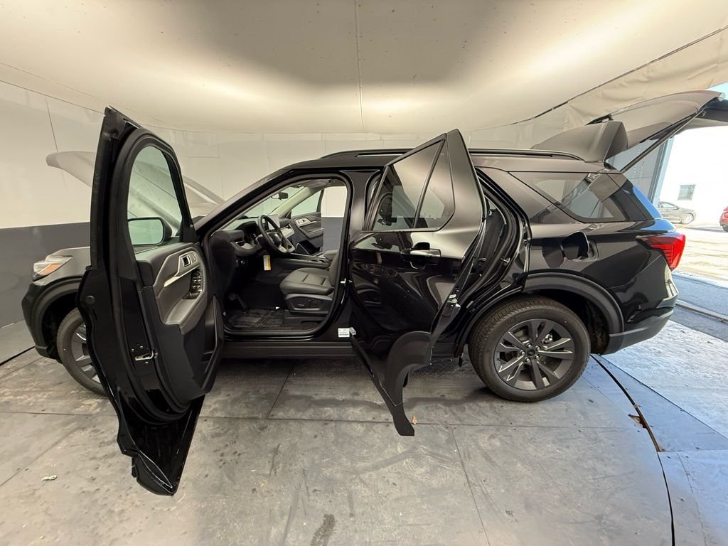 New 2026 Agate Black Metallic Ford Active image 18