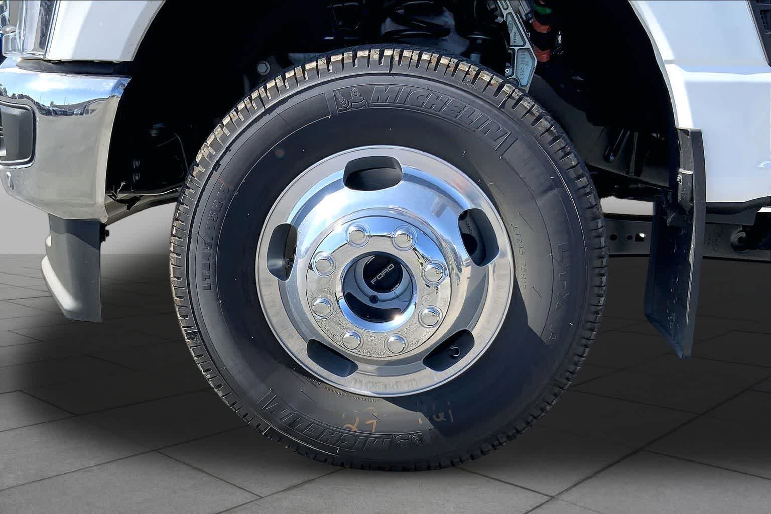 New 2026 Star White Metallic Tri-Coat Ford F-350® King Ranch® image 8