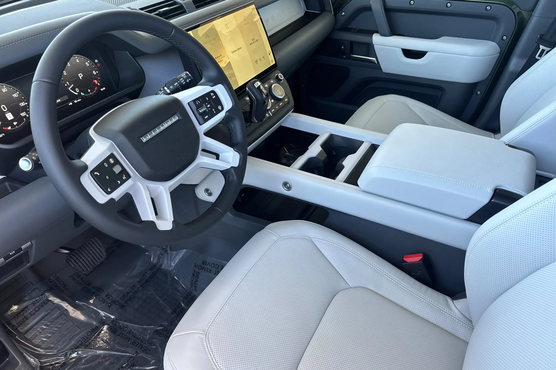 New 2026 WOOLSTONE GREEN Land Rover X-Dynamic SE image 13