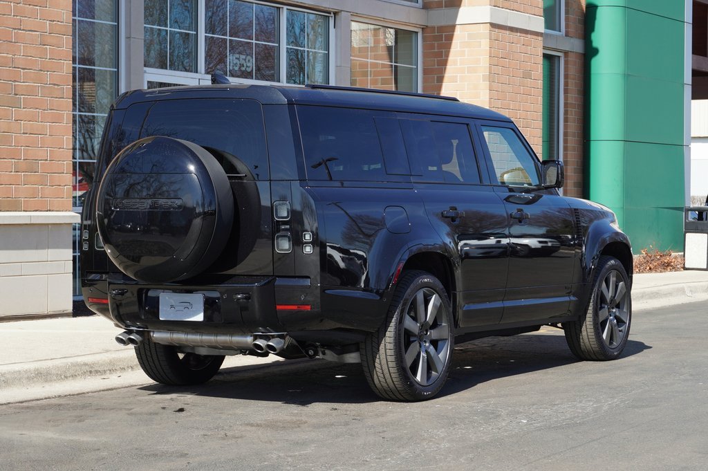 New 2026 Santorini Black Land Rover V8 image 6