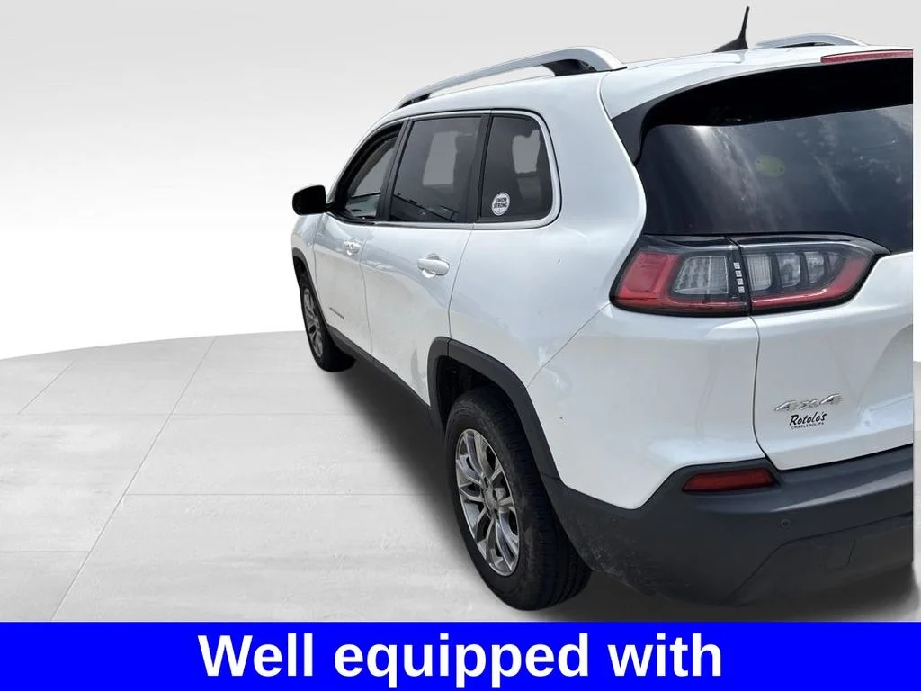 Used 2020 White Jeep Latitude Plus image 3