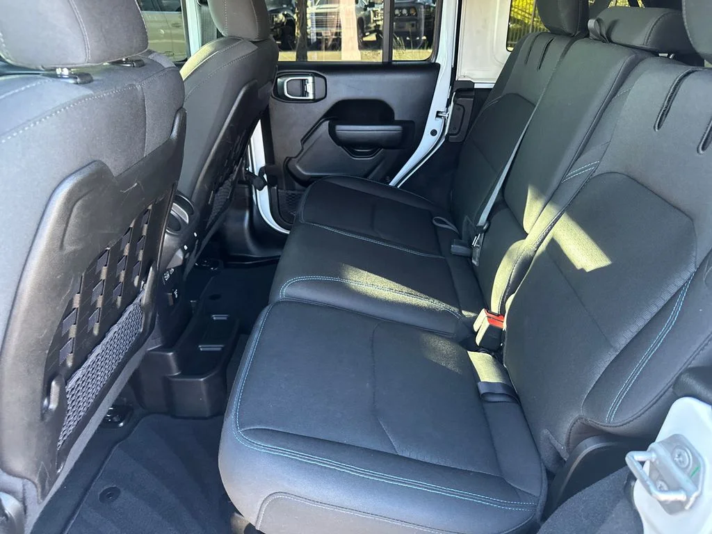 Used 2022 White Jeep Unlimited Rubicon 4xe image 35