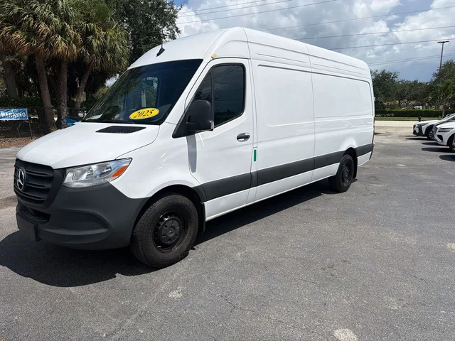 2025 Mercedes-Benz Sprinter 2500 High Roof 4-Cyl Diesel