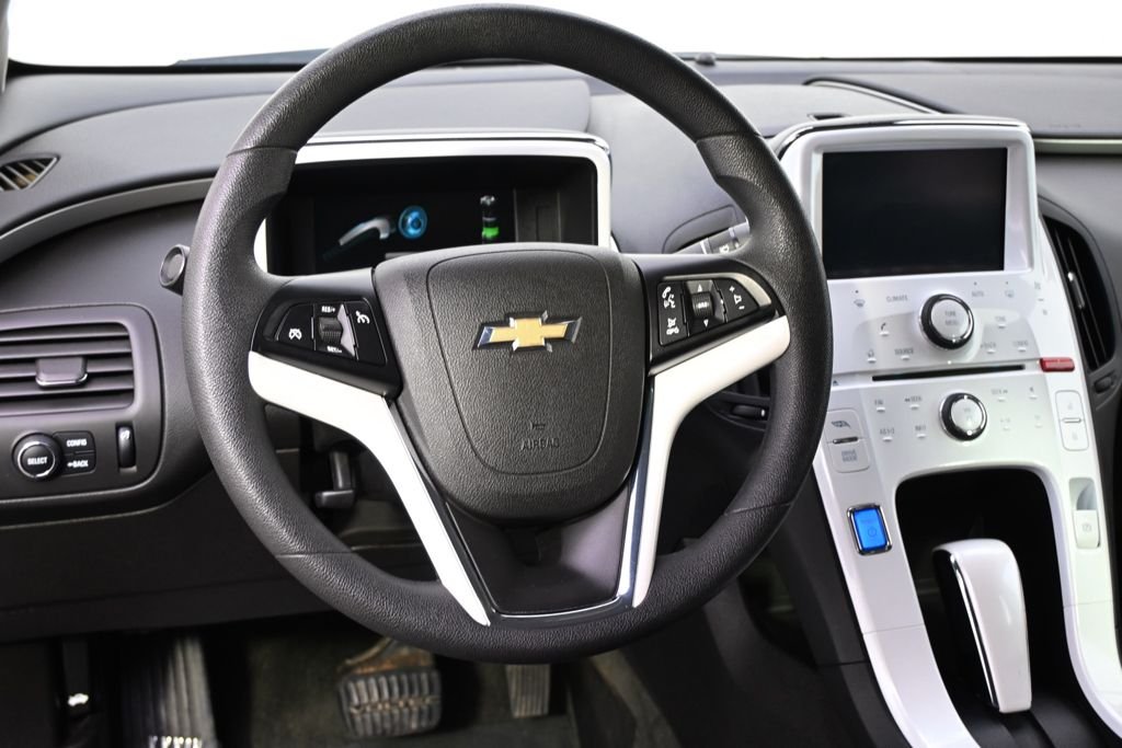Used 2013 Cyber Gray Metallic Chevrolet Base image 12