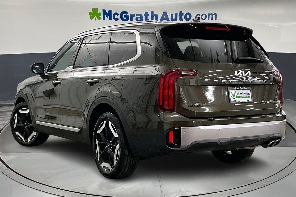 Used 2025 Green Kia S image 3