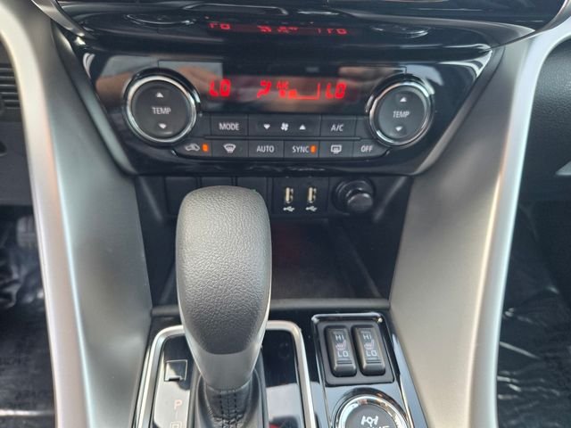 Used 2026  Mitsubishi SE image 16