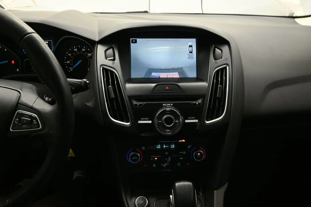 Used 2017 White Gold Metallic Ford SEL image 30